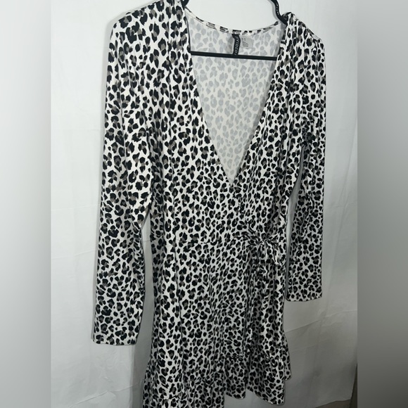 Leopard Print Wrap Dress - Picture 3 of 7